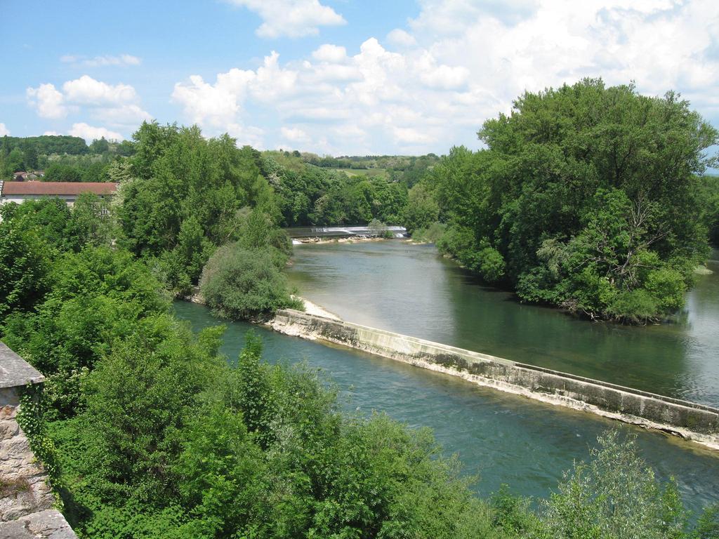 Au Faisan Dore Neuville-sur-Ain Экстерьер фото